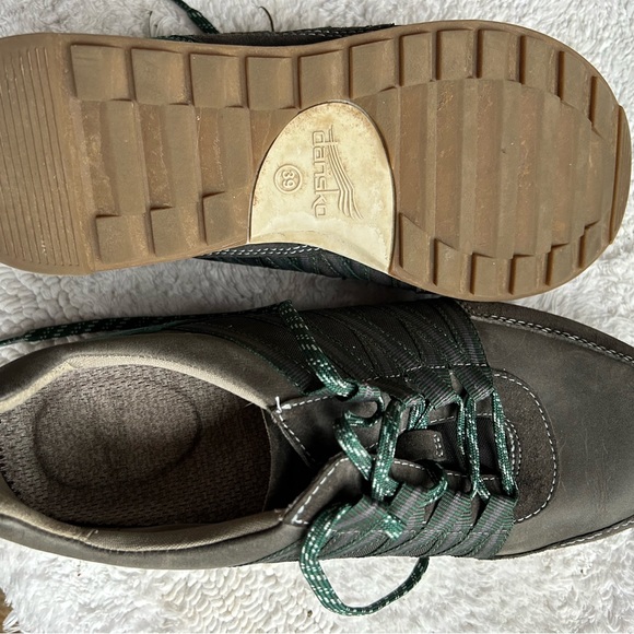 Dansko sneakers suede trim lace up Sz 39 (8.5- 9) - Picture 4 of 7